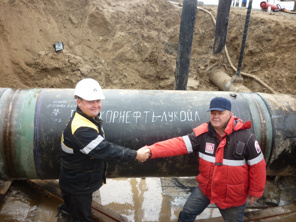 Строители газопровода планировали проложить 25 км. Хальмерпаютинское месторождение Лукойл. Пякяхинское месторождение Лукойл Западная Сибирь. Трубопровод Лукойл. Нефтяные трубы.